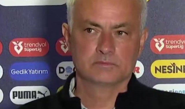 穆里尼奥赛后朝记者发火：三番两次问相同问题，Why？想干嘛呢？