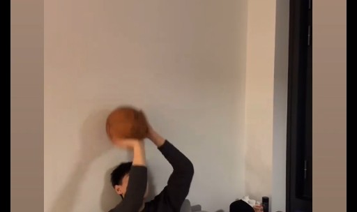 本周手术🔋！球迷晒视频祝崔永熙手术顺利&早日康复 本人转发