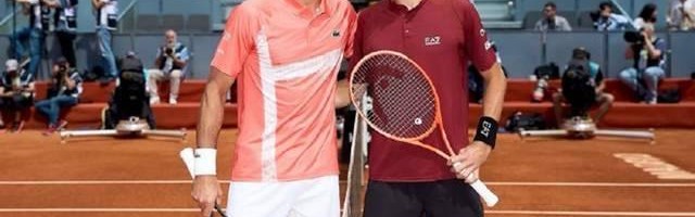 爆冷！德约科维奇连丢两盘不敌小迷弟！UE满天飞，恐怕离退役不远