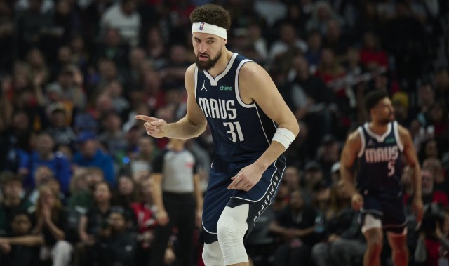 面对旧主真来劲！克莱半场三分8中4拿下14分3板 正负值高达+12