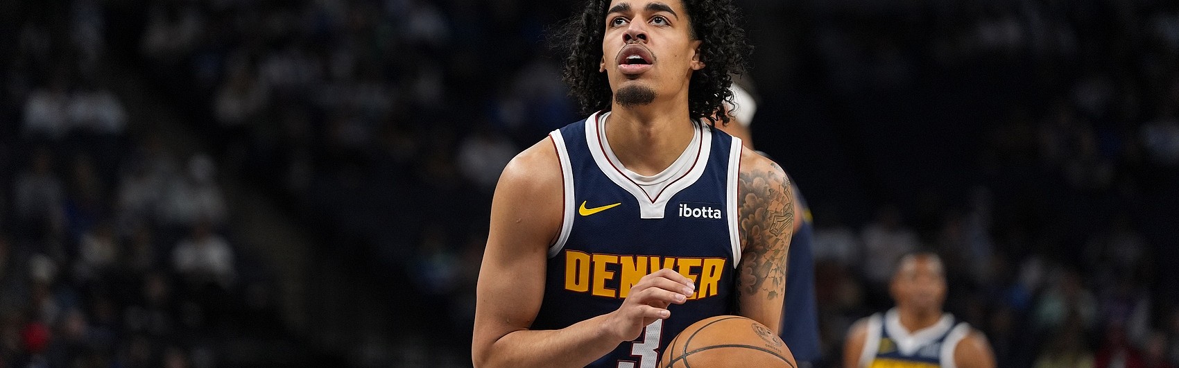 迈克尔-波特：斯特劳瑟是个很有天赋的得分手 我们需要他做的更多