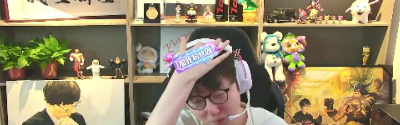 MLXG：我的奖杯全在别人基地！uzi聪明拿一个奖杯就往家里运一个